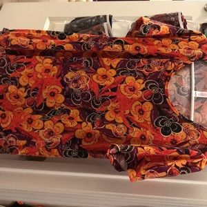 Xl Lularoe classic t